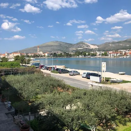 Apartments Kapetanovi Dvori Trogir Exterior photo