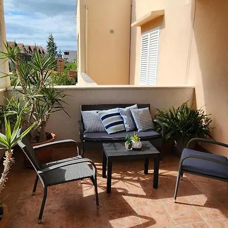 Apartments Kapetanovi Dvori Trogir Exterior photo