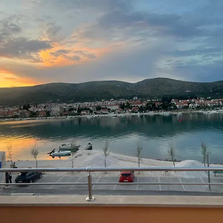 Apartments Kapetanovi Dvori Trogir Exterior photo