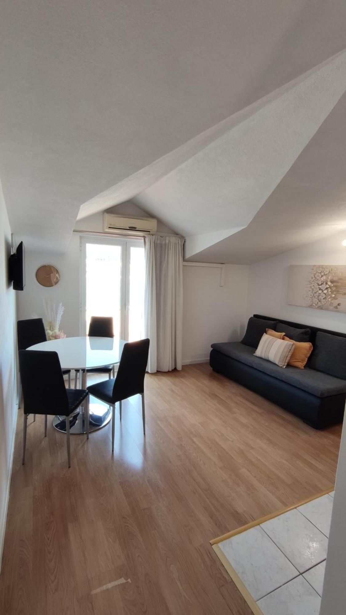 Kapetanovi Dvori Apartmán Trogir